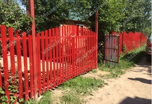 Забор евроштакетник горокой в Саранске цвет рубин